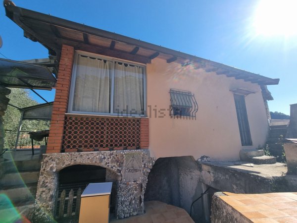 appartamento in vendita ad Olivetta San Michele in zona San Michele