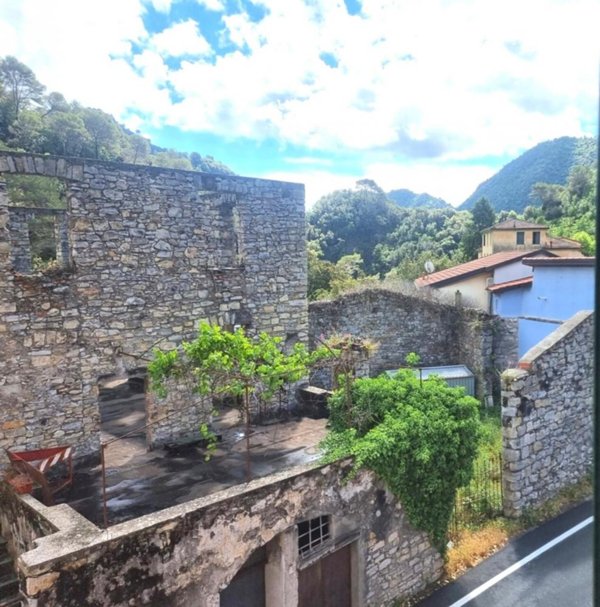 appartamento in vendita ad Olivetta San Michele