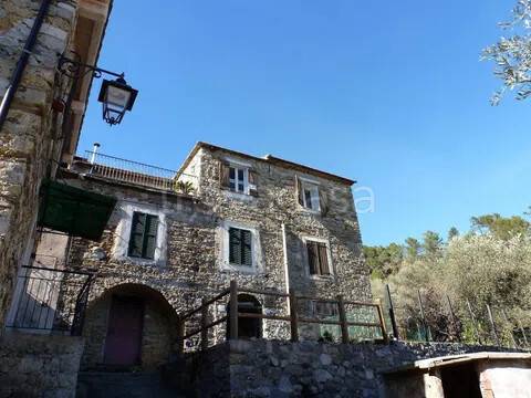 appartamento in vendita ad Olivetta San Michele in zona San Michele