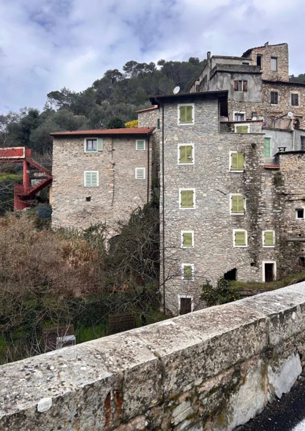 casa indipendente in vendita ad Olivetta San Michele in zona San Michele
