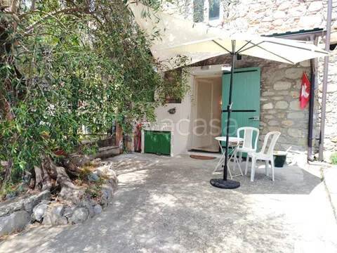 appartamento in vendita ad Olivetta San Michele in zona San Michele
