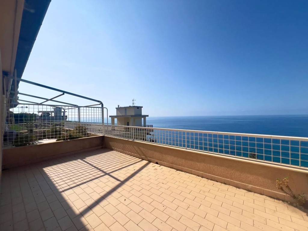 appartamento in vendita ad Ospedaletti