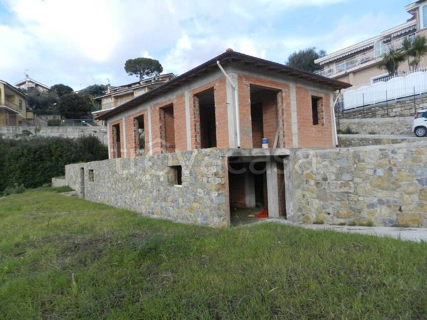 casa indipendente in vendita ad Ospedaletti