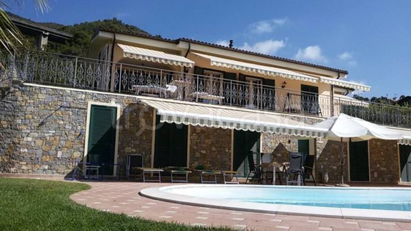 casa indipendente in vendita ad Ospedaletti