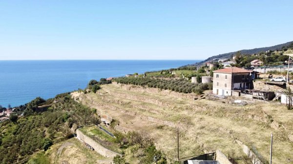 casa indipendente in vendita ad Ospedaletti