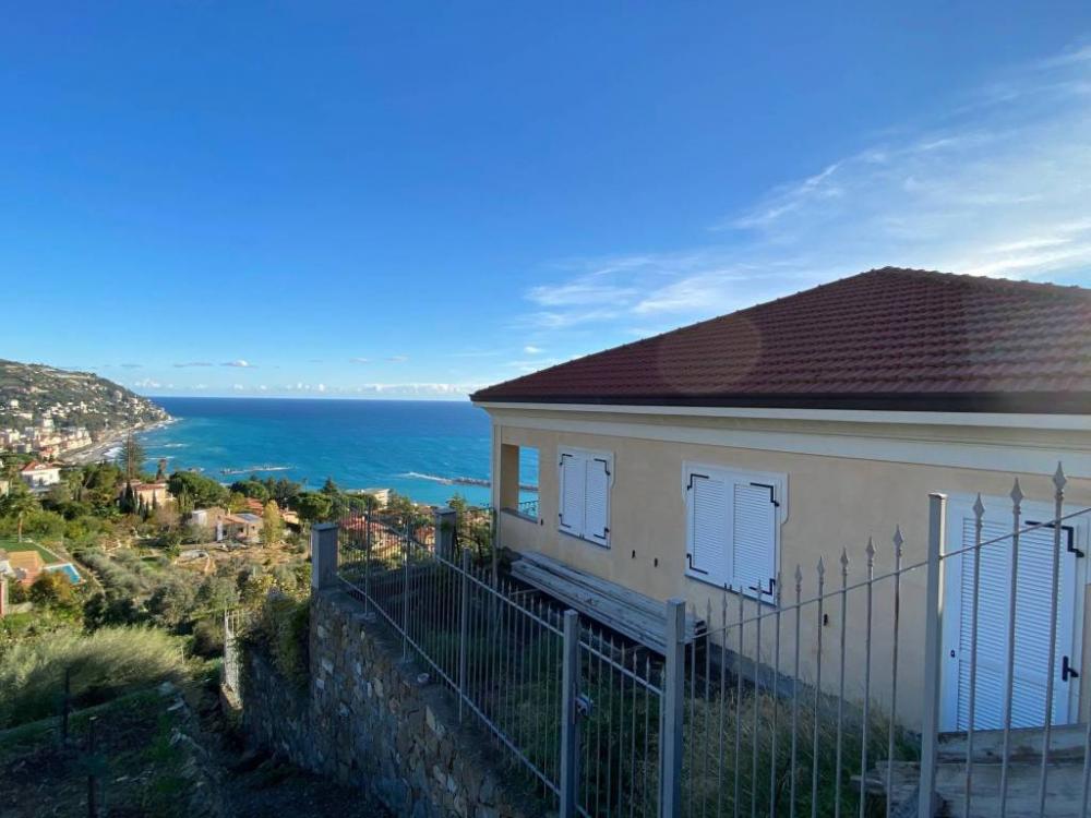 casa indipendente in vendita ad Ospedaletti