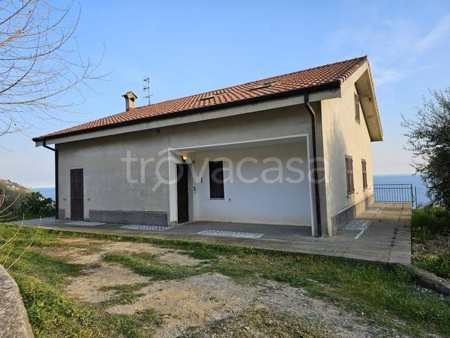 casa indipendente in vendita ad Ospedaletti