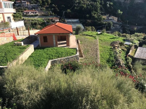 casa indipendente in vendita ad Ospedaletti