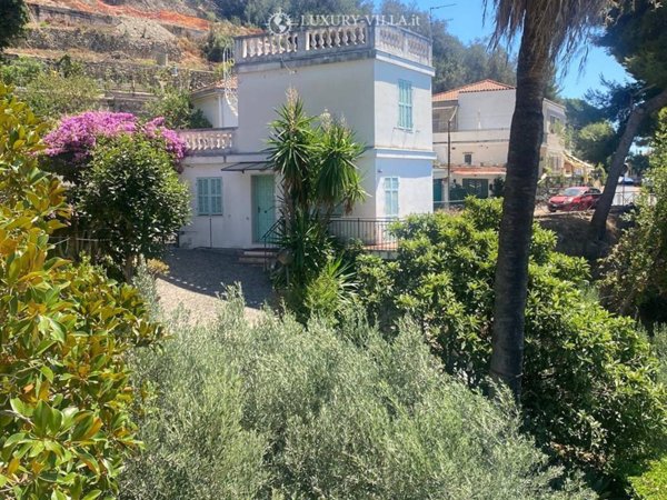 casa indipendente in vendita ad Ospedaletti