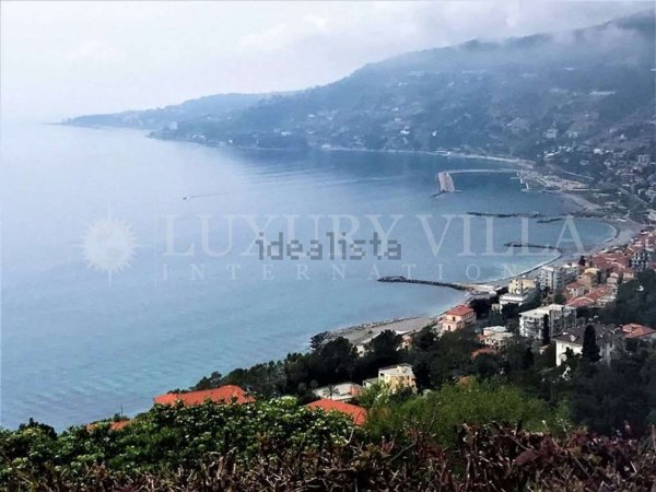 casa indipendente in vendita ad Ospedaletti
