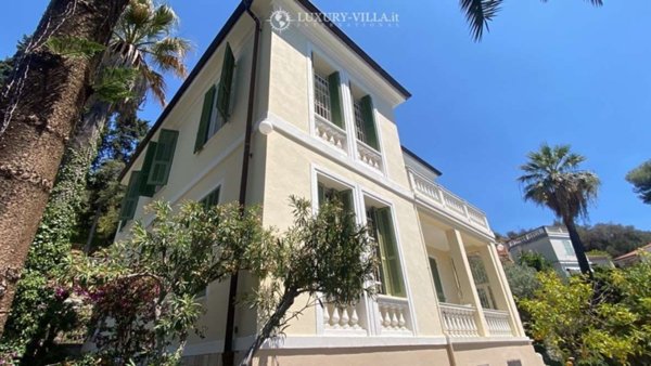 casa indipendente in vendita ad Ospedaletti
