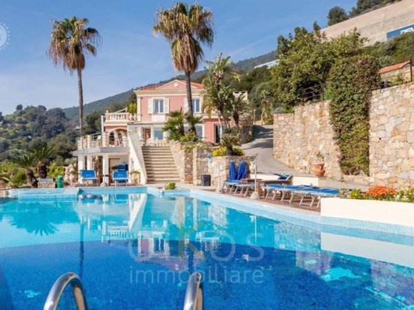 casa indipendente in vendita ad Ospedaletti