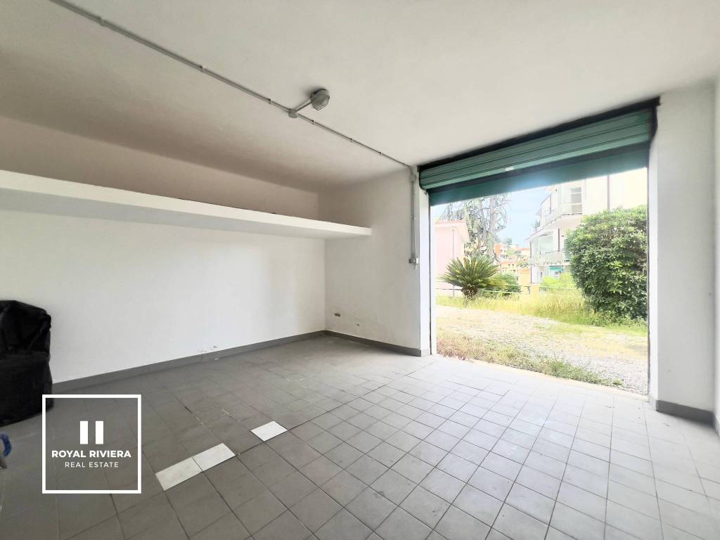 locale di sgombero in vendita ad Ospedaletti