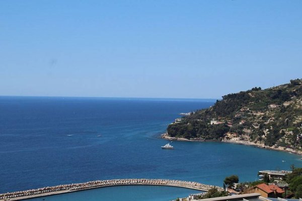 casa indipendente in vendita ad Ospedaletti
