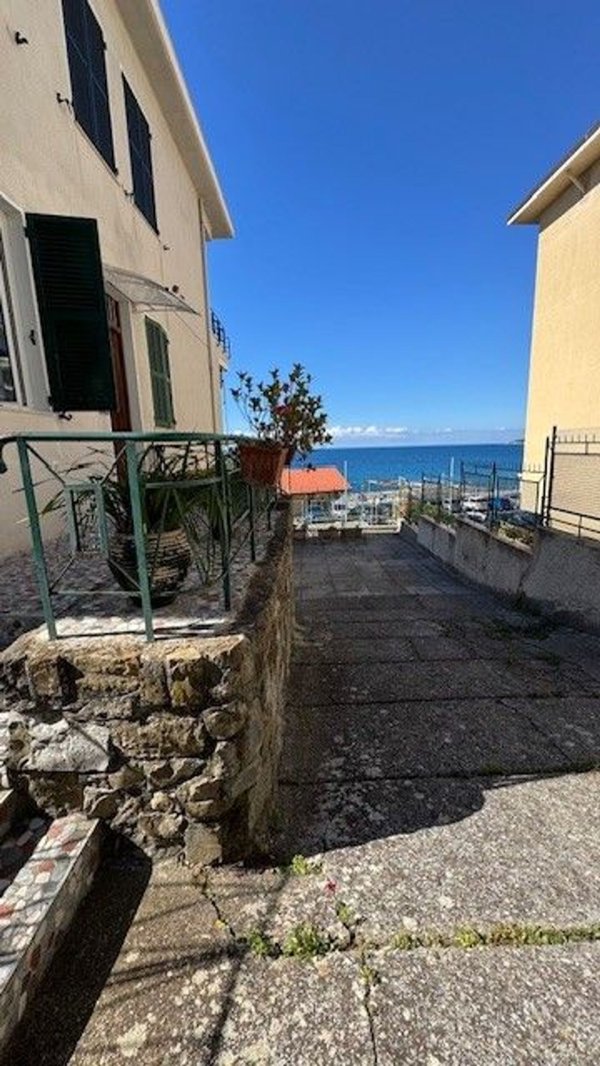 appartamento in vendita ad Ospedaletti