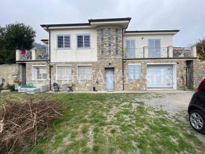 casa indipendente in vendita ad Ospedaletti
