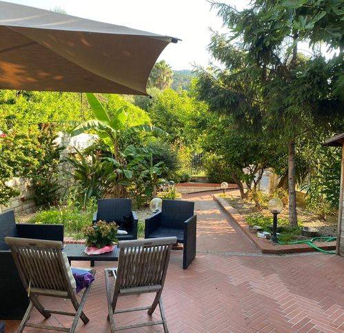casa indipendente in vendita ad Ospedaletti