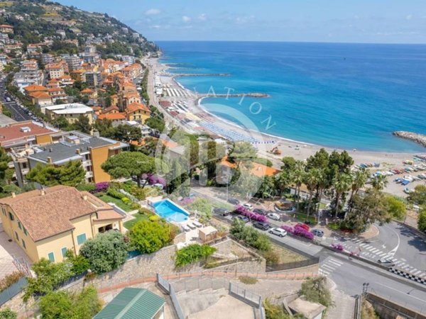 casa indipendente in vendita ad Ospedaletti