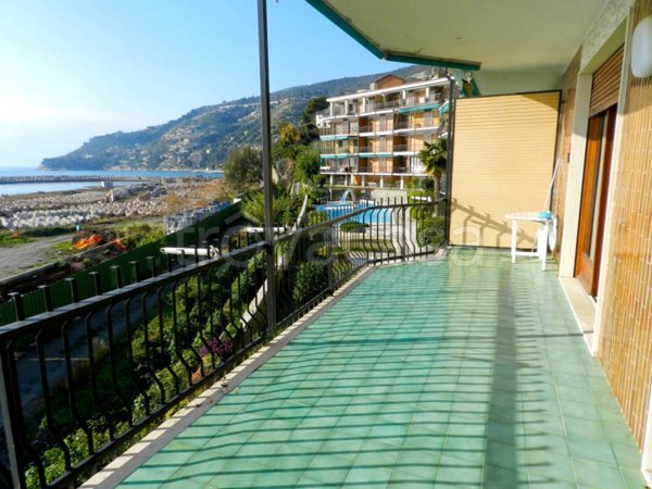 appartamento in vendita ad Ospedaletti