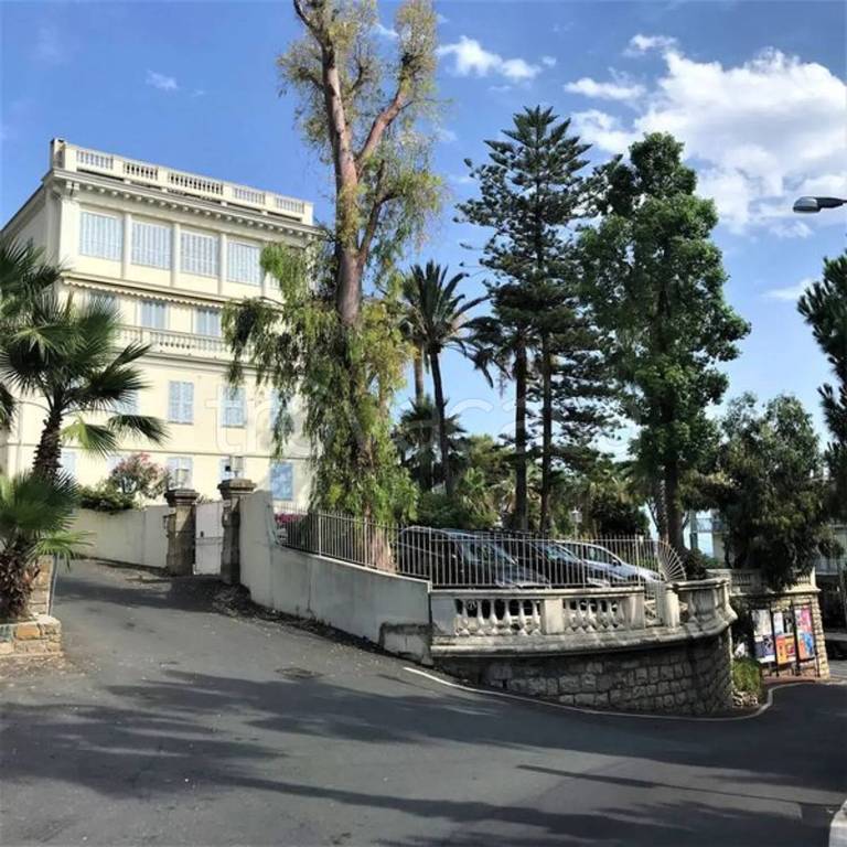 appartamento in vendita ad Ospedaletti