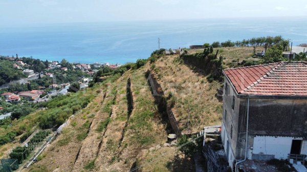 casa indipendente in vendita ad Ospedaletti