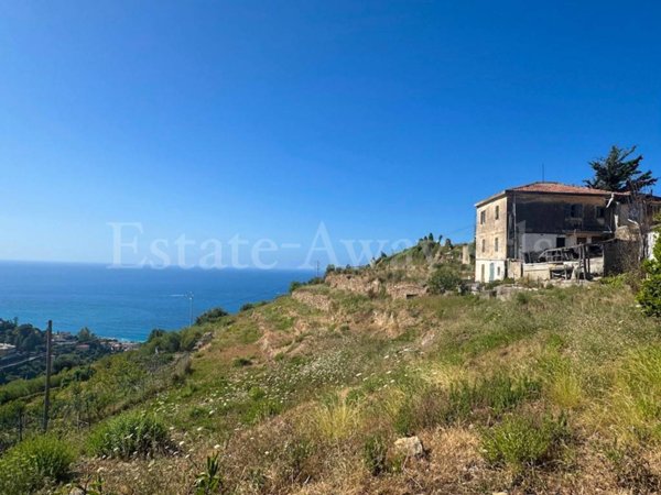 casa indipendente in vendita ad Ospedaletti