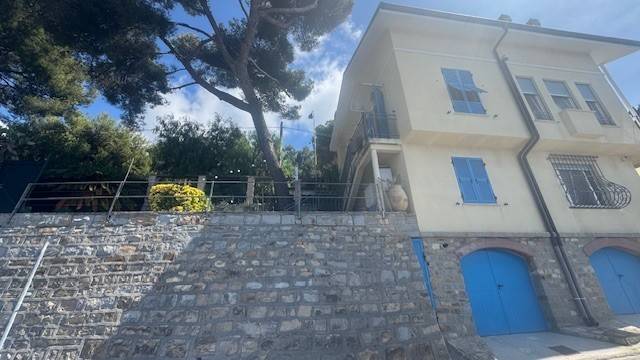 casa indipendente in vendita ad Ospedaletti