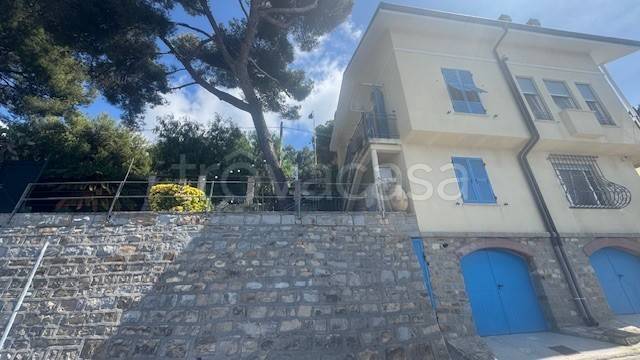 casa indipendente in vendita ad Ospedaletti