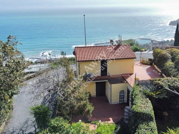 casa indipendente in vendita ad Ospedaletti
