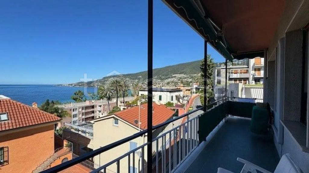 appartamento in vendita ad Ospedaletti