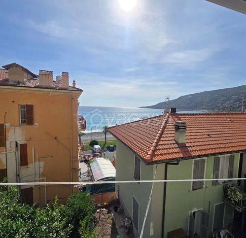 appartamento in vendita ad Ospedaletti