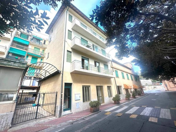 intera palazzina in vendita ad Ospedaletti