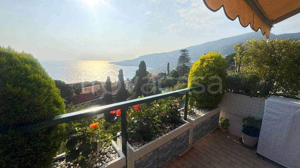 appartamento in vendita ad Ospedaletti