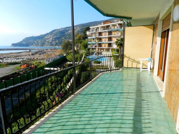 appartamento in vendita ad Ospedaletti