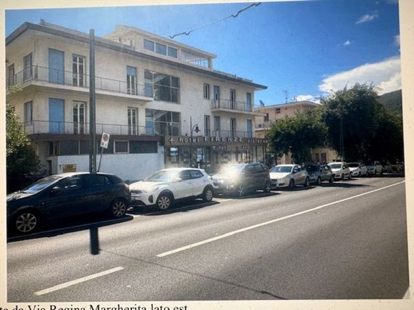 negozio in vendita ad Ospedaletti