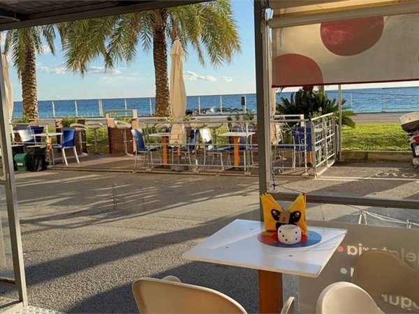 negozio in vendita ad Ospedaletti