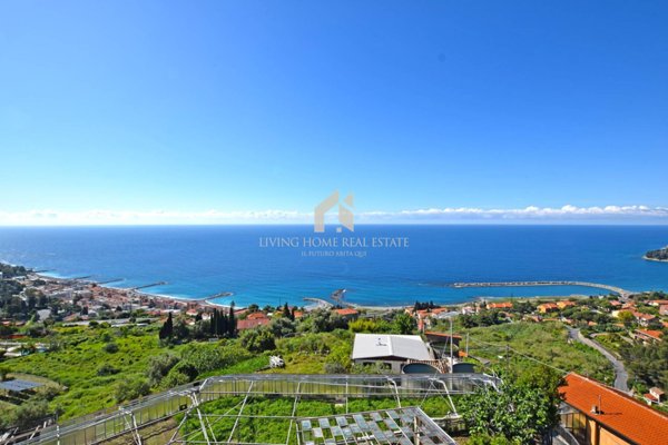 casa indipendente in vendita ad Ospedaletti