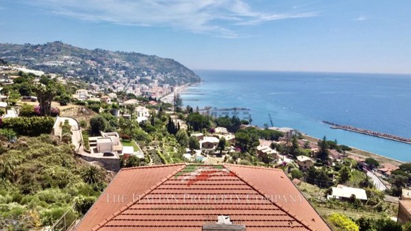 casa indipendente in vendita ad Ospedaletti