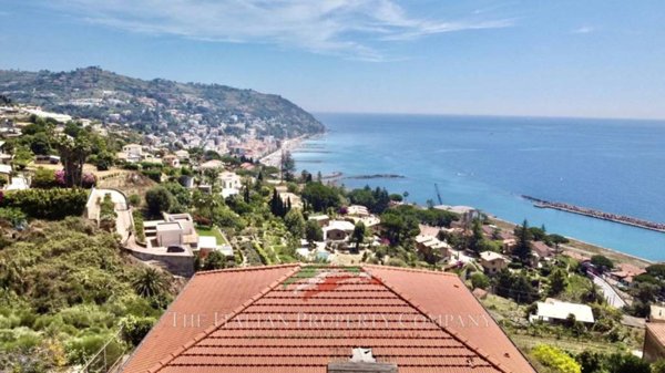 casa indipendente in vendita ad Ospedaletti