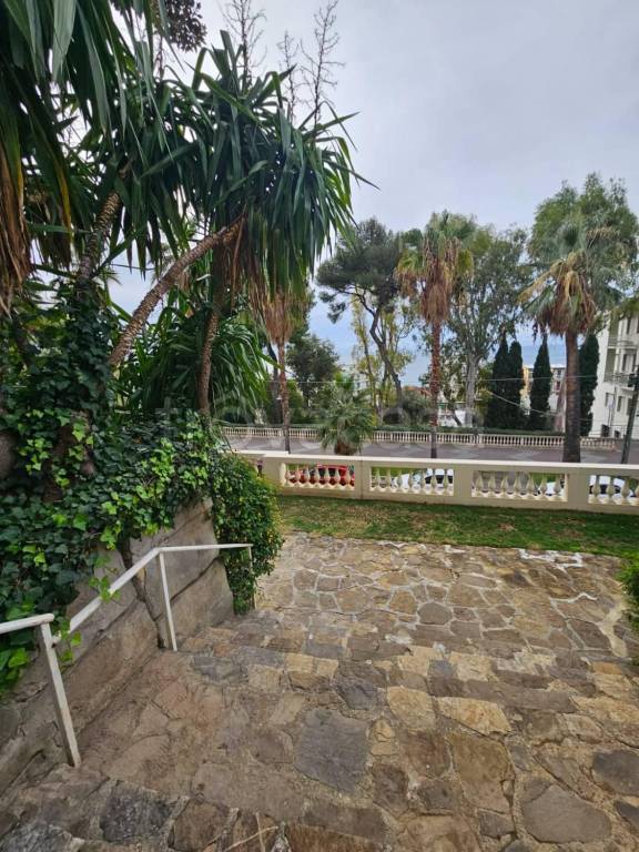 appartamento in vendita ad Ospedaletti