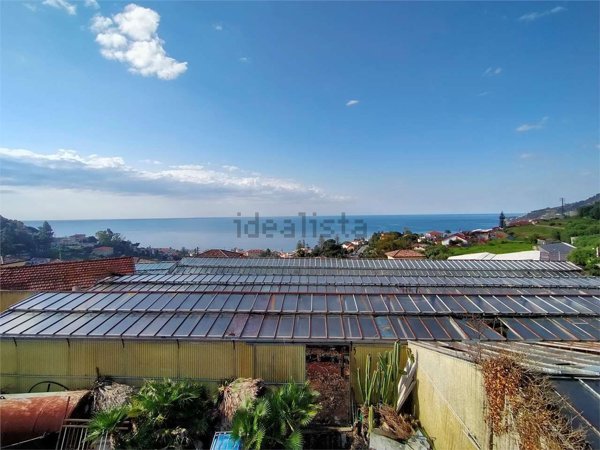 casa indipendente in vendita ad Ospedaletti