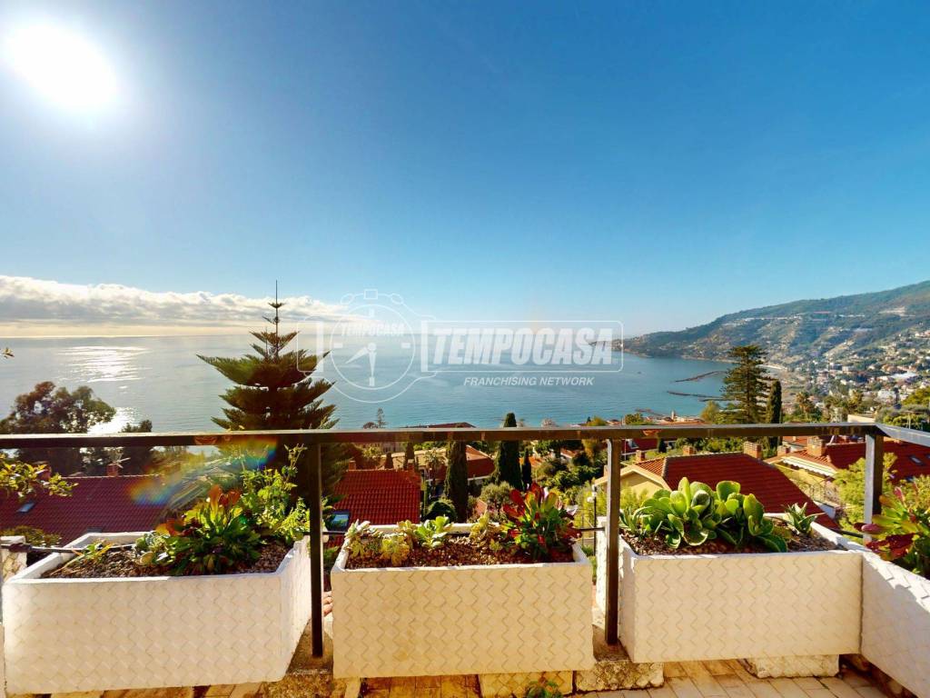 appartamento in vendita ad Ospedaletti