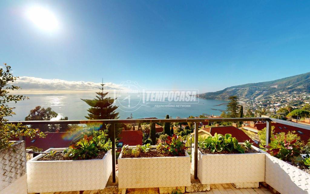 appartamento in vendita ad Ospedaletti