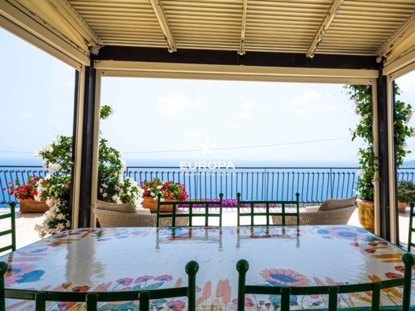 casa indipendente in vendita ad Ospedaletti