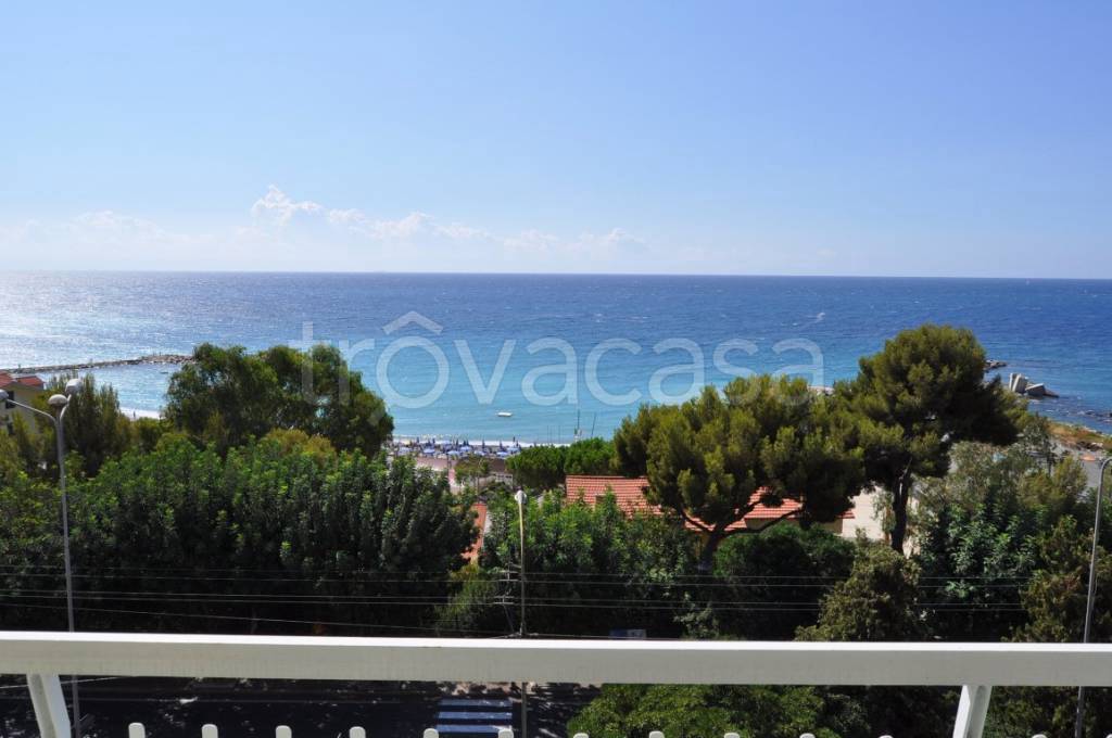 appartamento in vendita ad Ospedaletti