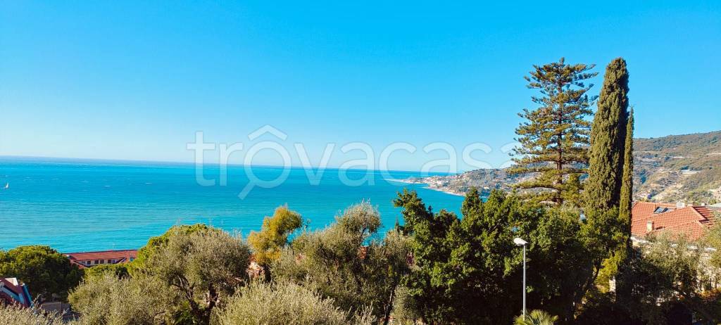 appartamento in vendita ad Ospedaletti