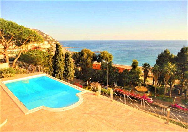 casa indipendente in vendita ad Ospedaletti