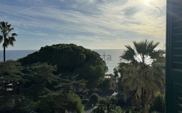 appartamento in vendita ad Ospedaletti