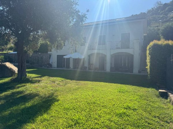 casa indipendente in vendita ad Ospedaletti