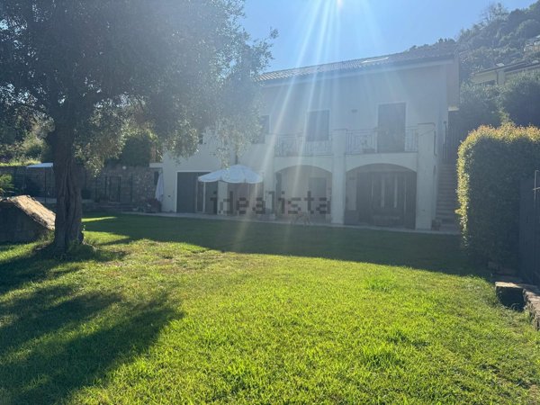 casa indipendente in vendita ad Ospedaletti